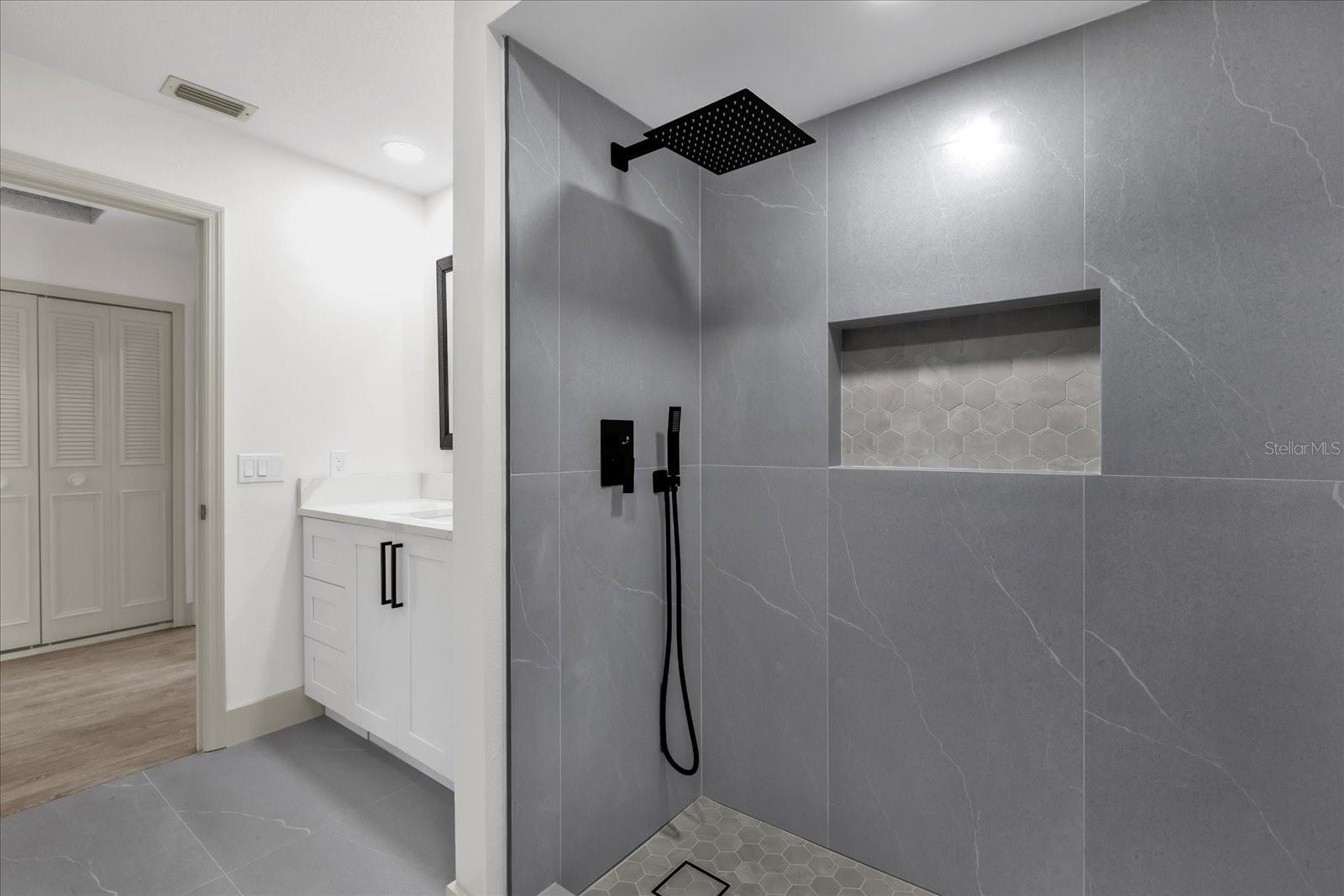 Image 25 of 34 For 12 Horseman Cove