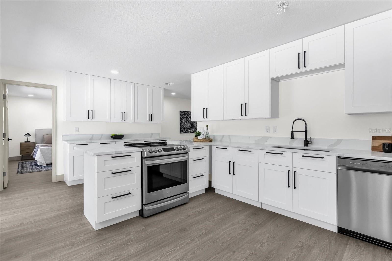 Image 4 of 34 For 12 Horseman Cove