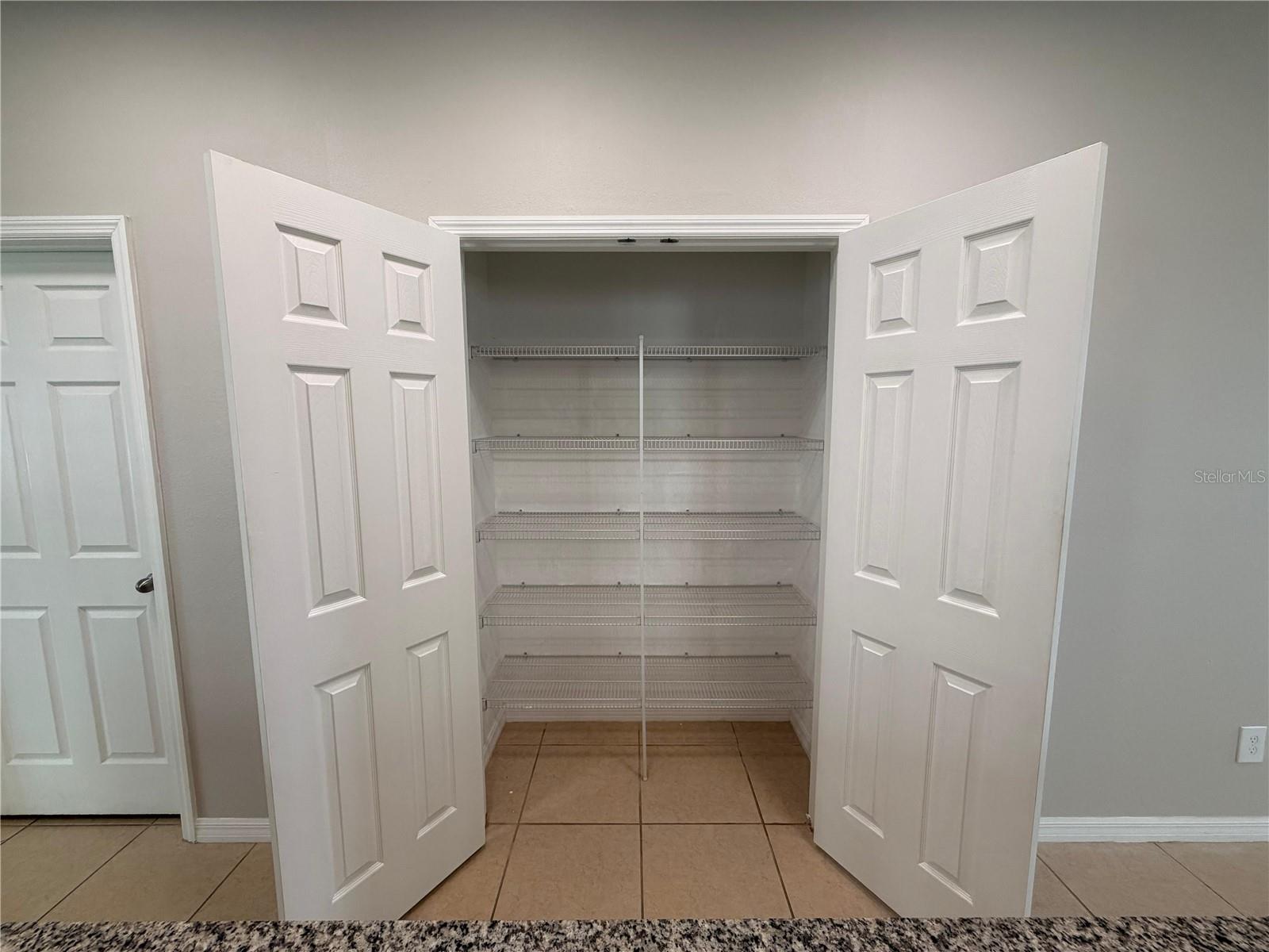 Image 8 of 26 For 8125 Graycliff Avenue