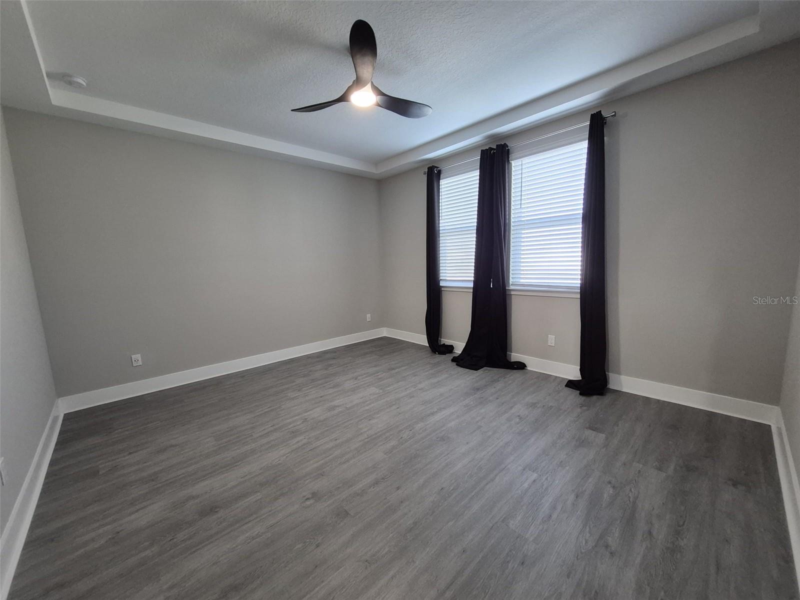 Listing photo id 13 for 4875 Lacewing Drive