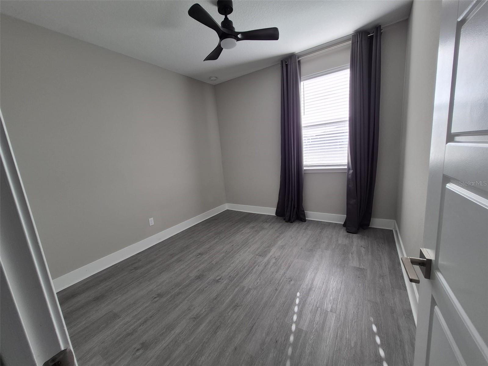 Listing photo id 17 for 4875 Lacewing Drive