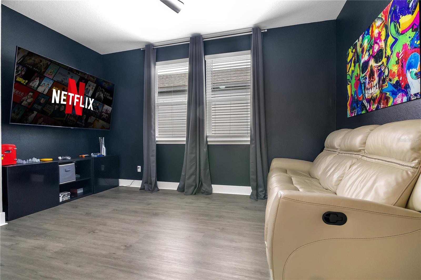 Listing photo id 24 for 4875 Lacewing Drive