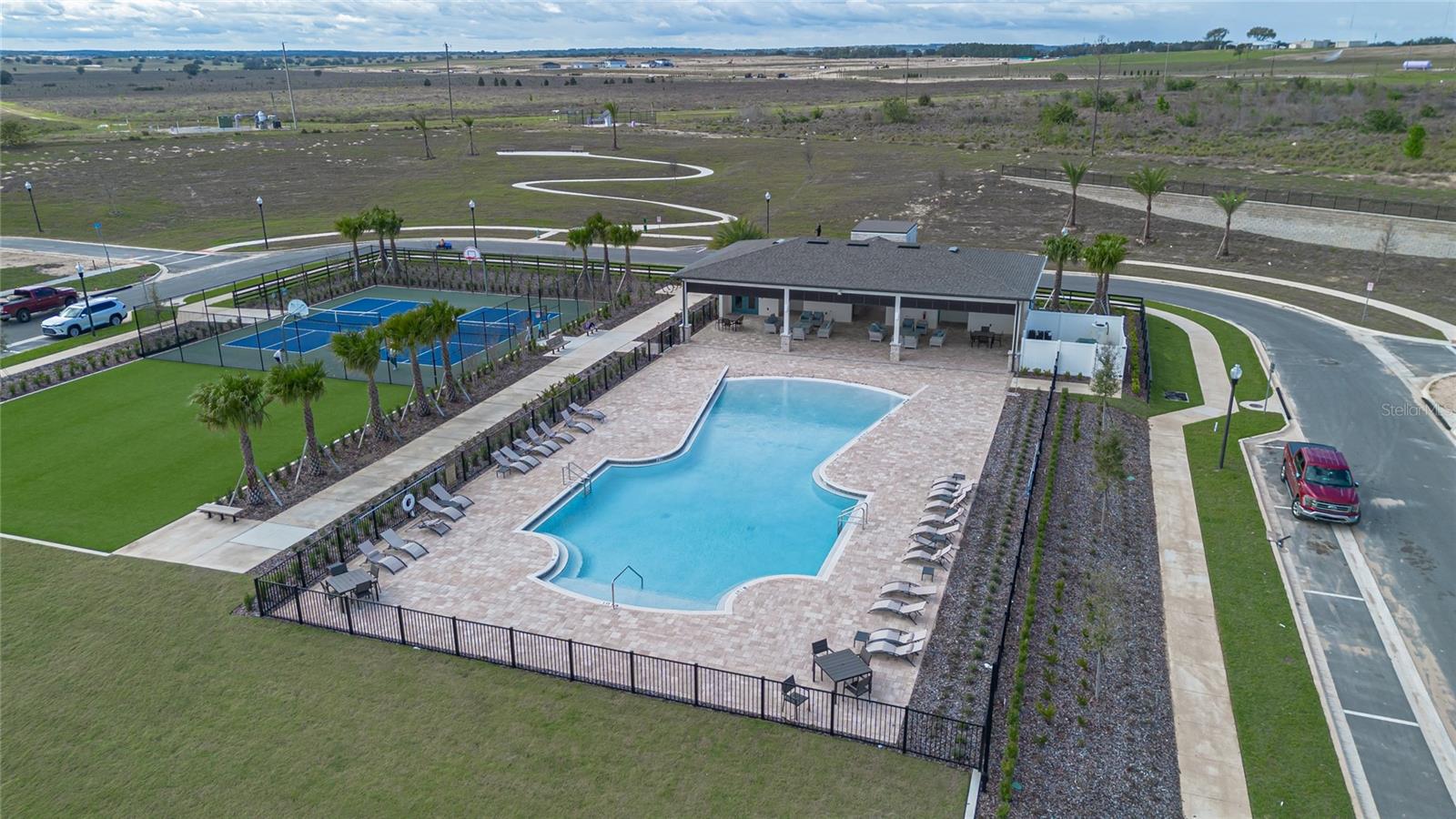 Listing photo id 30 for 4875 Lacewing Drive