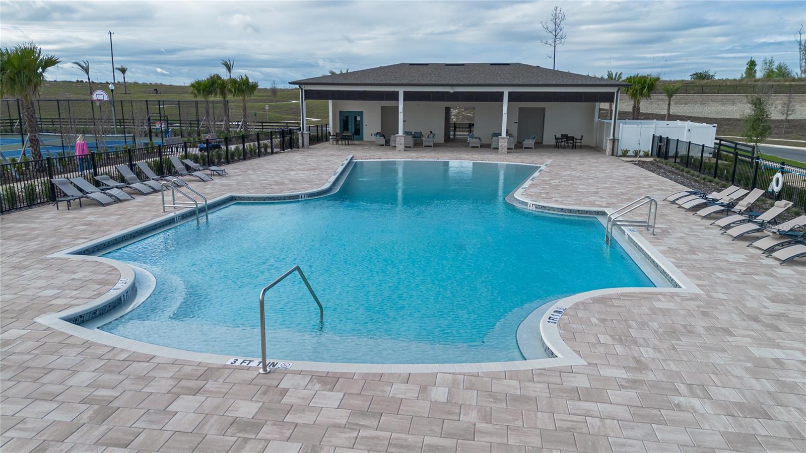 Listing photo id 31 for 4875 Lacewing Drive