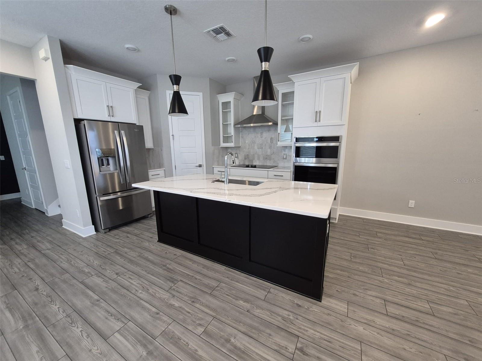 Listing photo id 7 for 4875 Lacewing Drive