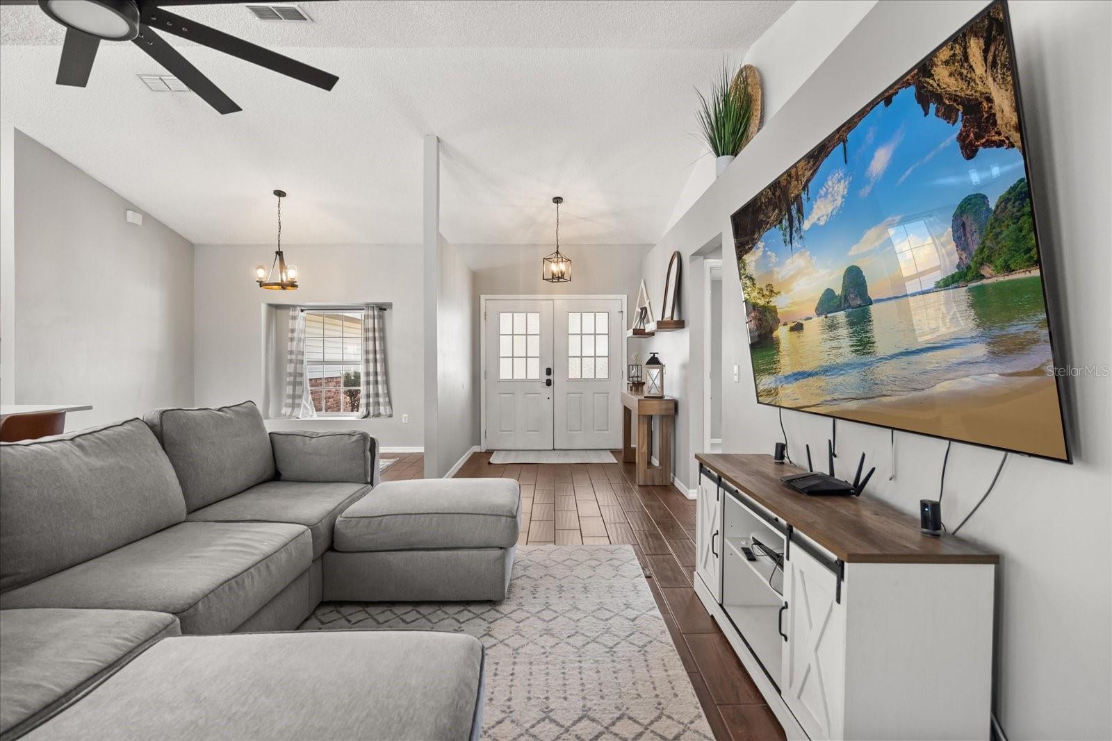 Image 10 of 29 For 275 Walnut Avenue