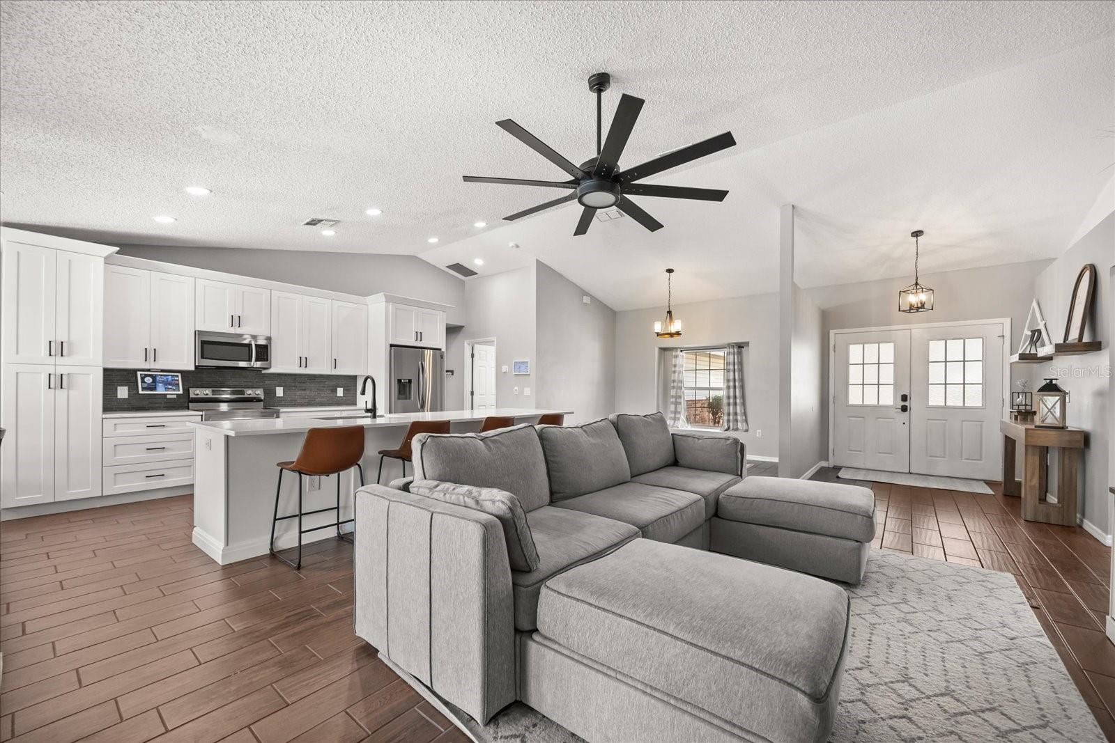 Image 8 of 29 For 275 Walnut Avenue