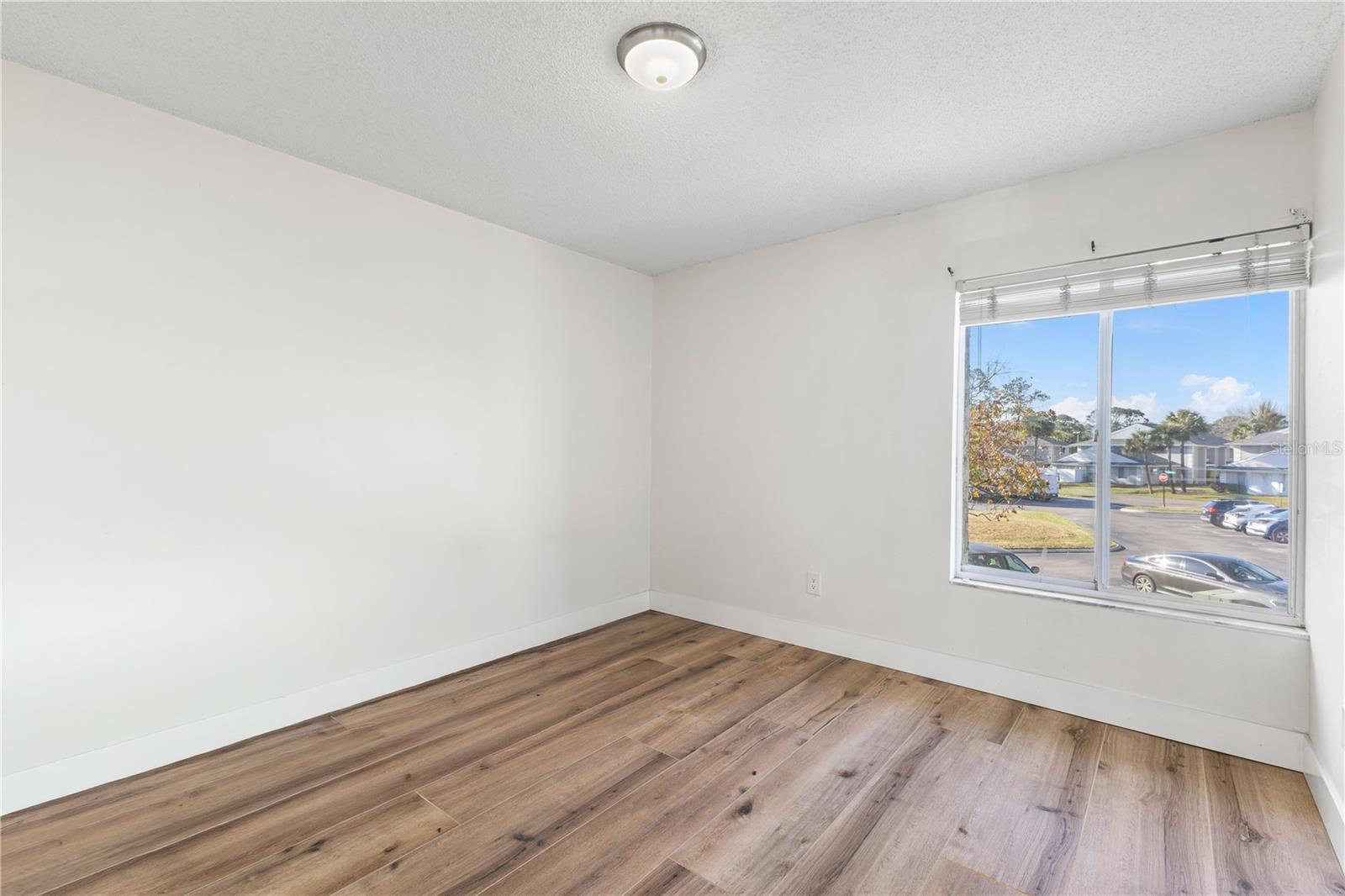 Image 11 of 31 For 5606 Blue Shadows Court 10