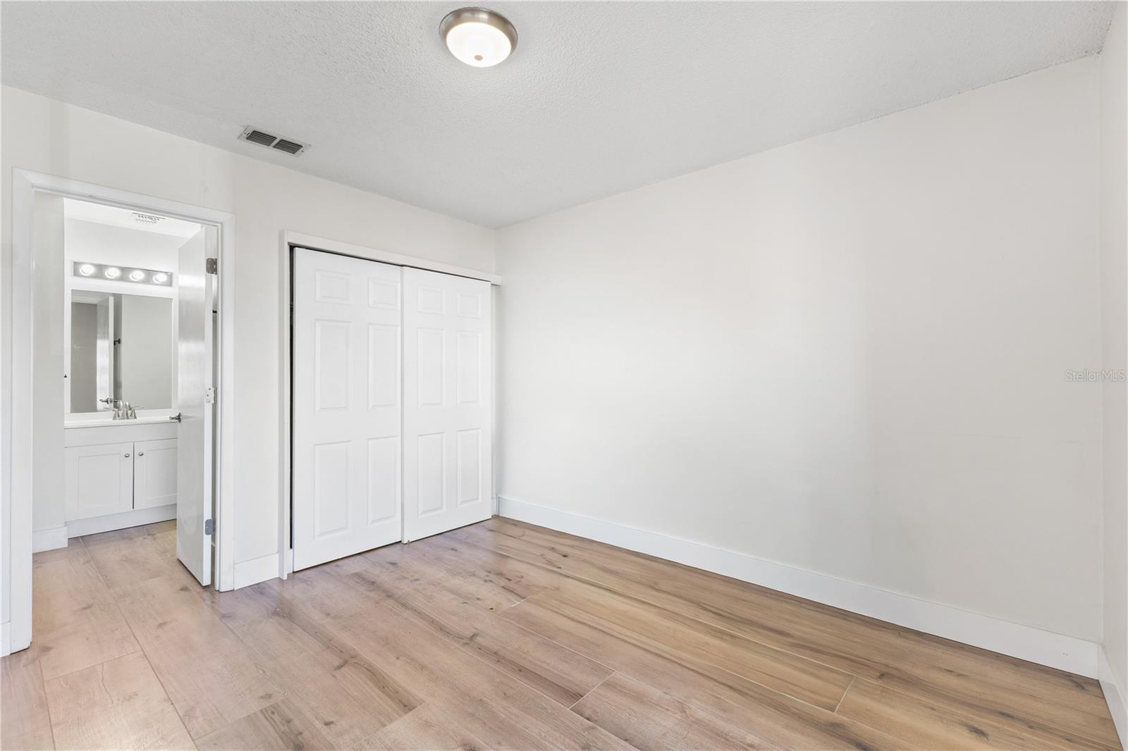 Image 12 of 31 For 5606 Blue Shadows Court 10