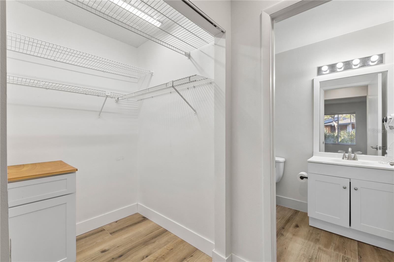 Image 21 of 31 For 5606 Blue Shadows Court 10