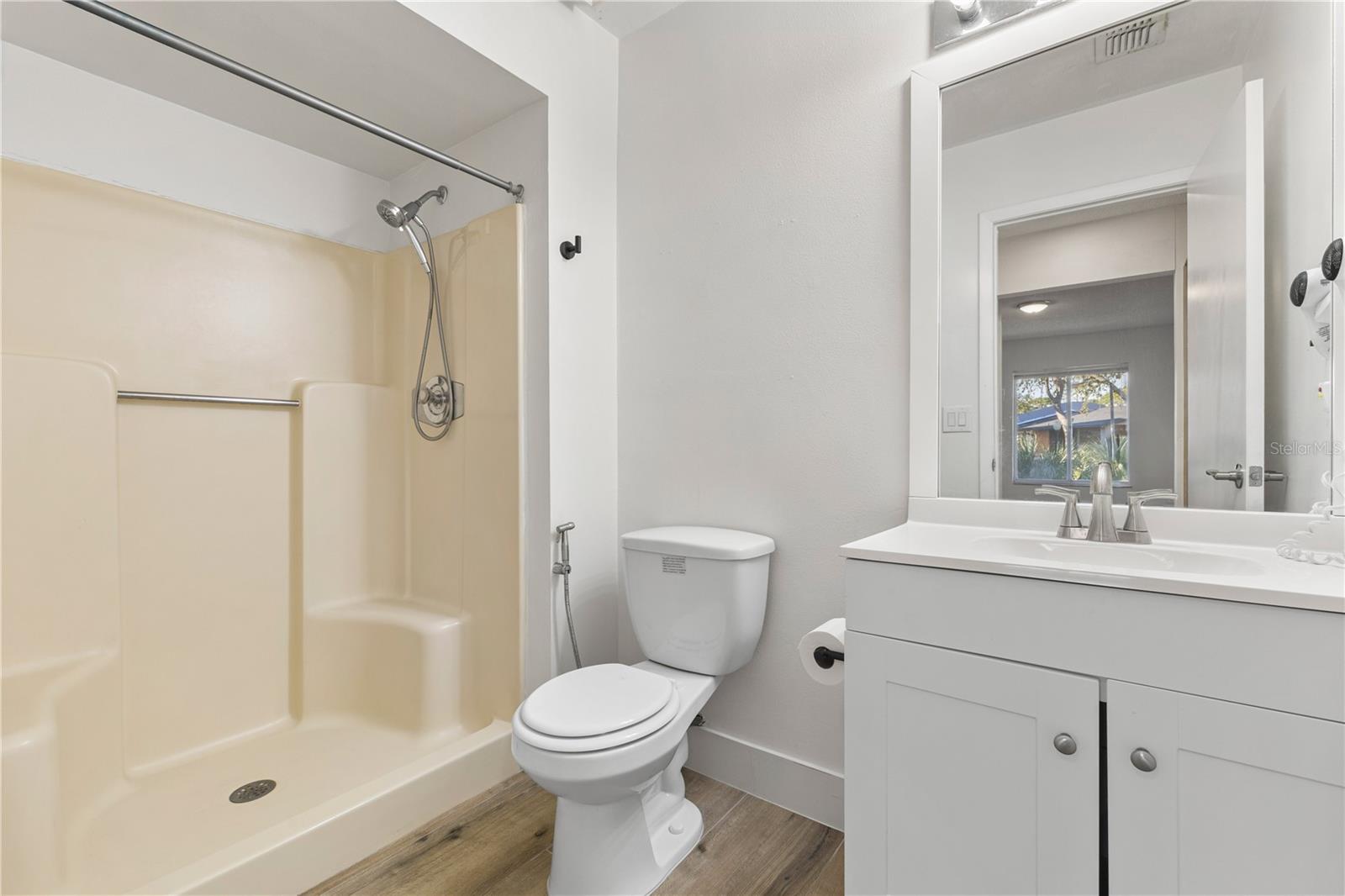 Image 24 of 31 For 5606 Blue Shadows Court 10