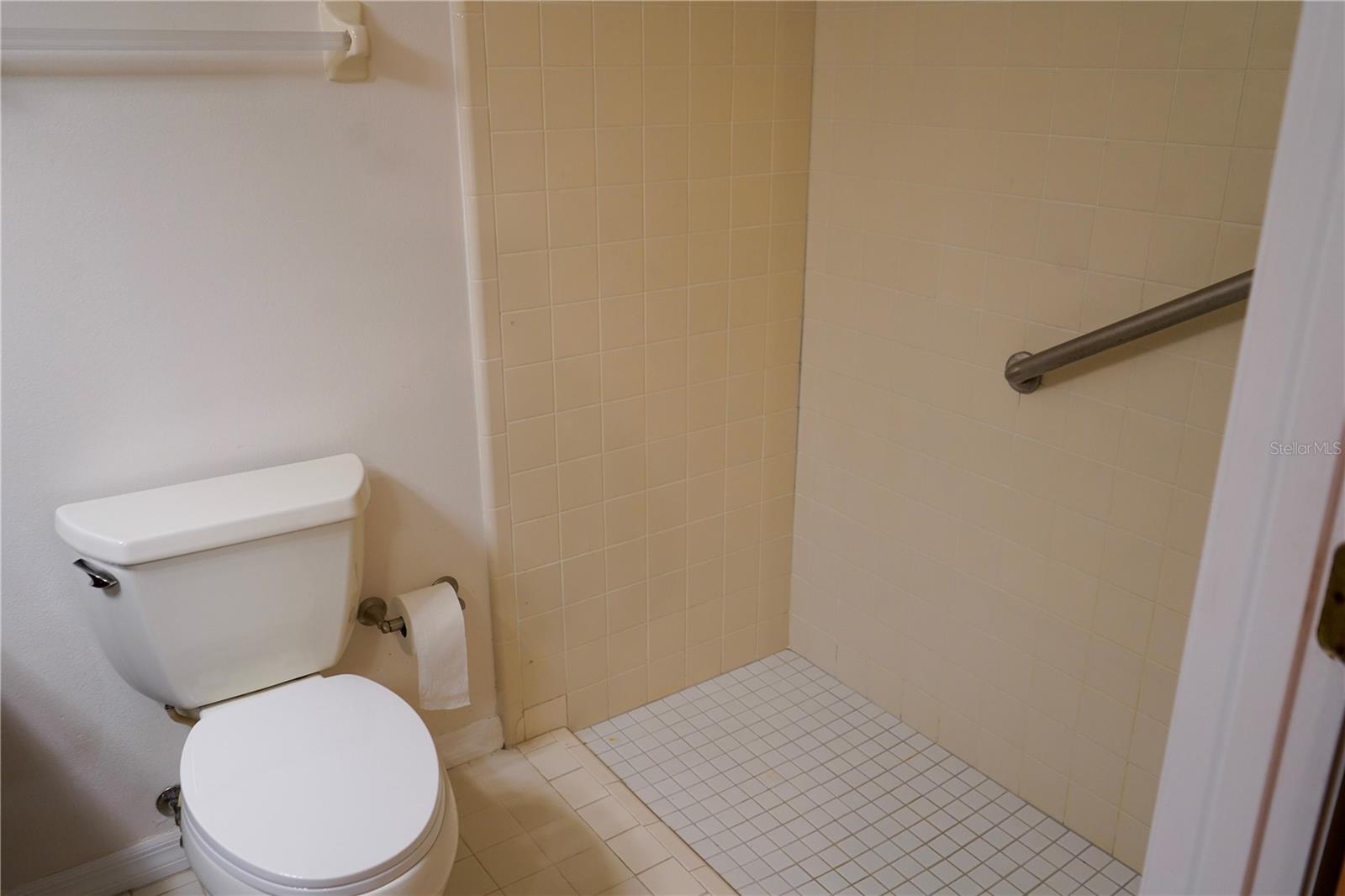 Image 12 of 21 For 101 Grand Plaza Drive P40