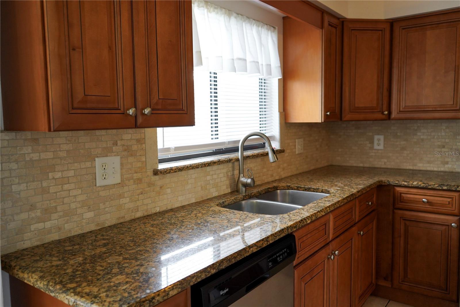 Image 4 of 21 For 101 Grand Plaza Drive P40