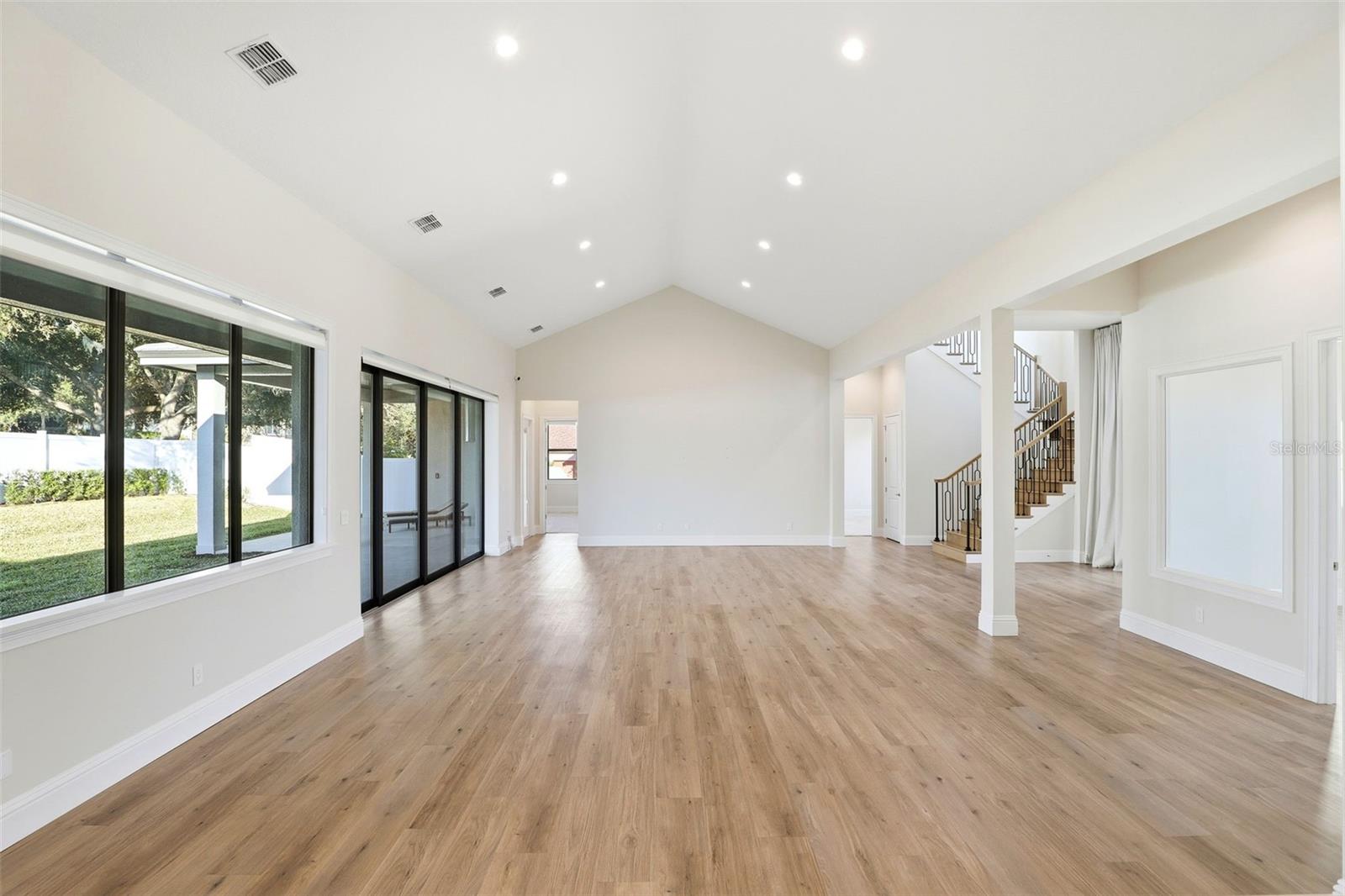 Image 12 of 50 For 705 Largovista Drive