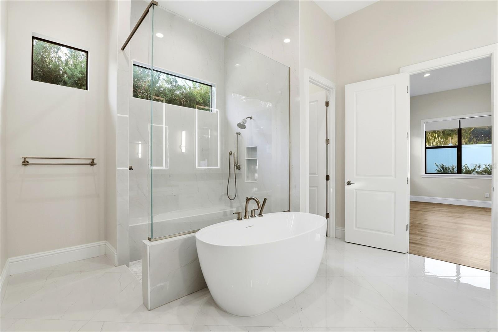 Image 26 of 50 For 705 Largovista Drive