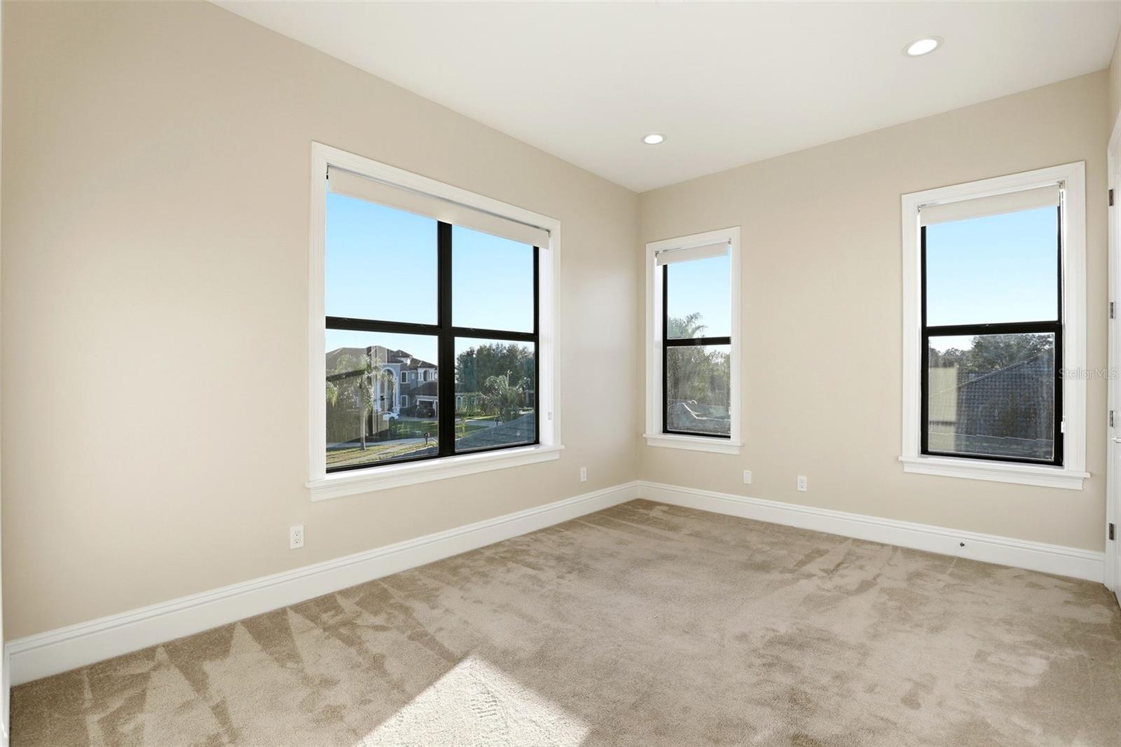 Image 34 of 50 For 705 Largovista Drive