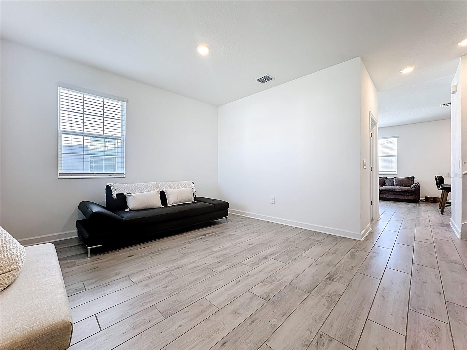 Image 5 of 40 For 3077 Ella Way