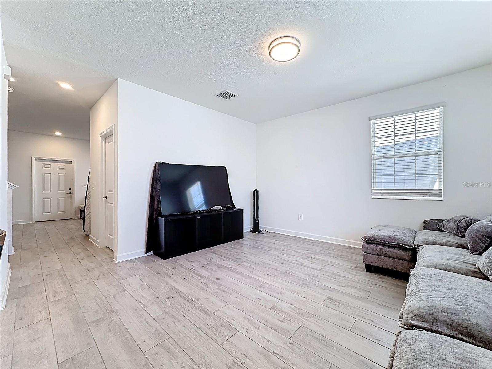 Image 9 of 40 For 3077 Ella Way