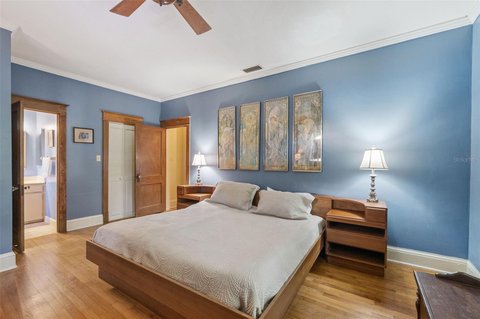 Image 11 of 31 For 1951 Staunton Avenue