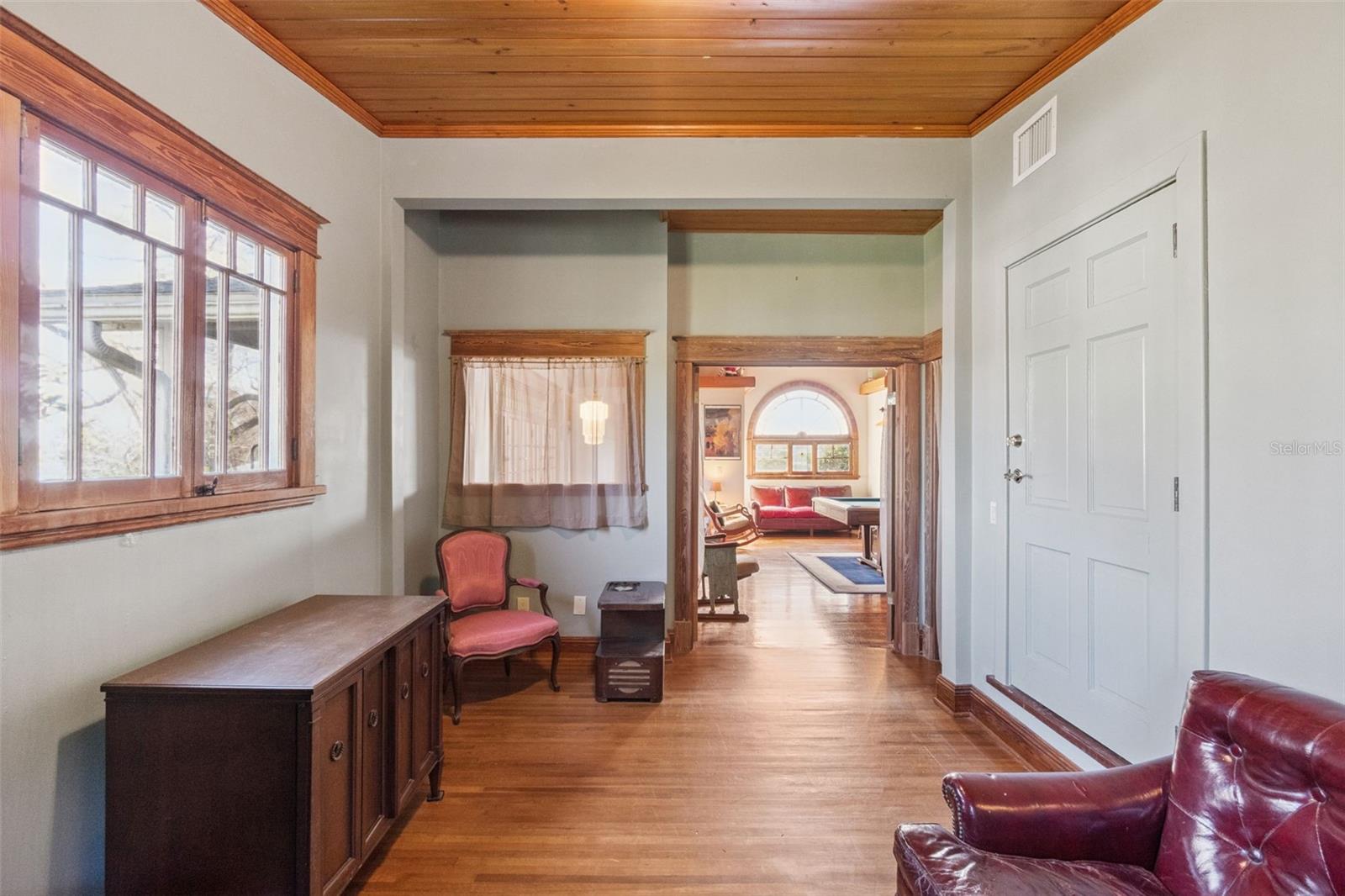 Image 21 of 31 For 1951 Staunton Avenue