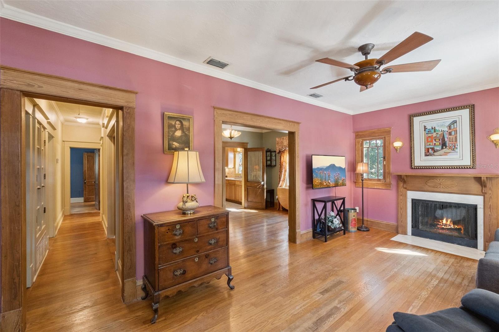 Image 6 of 31 For 1951 Staunton Avenue