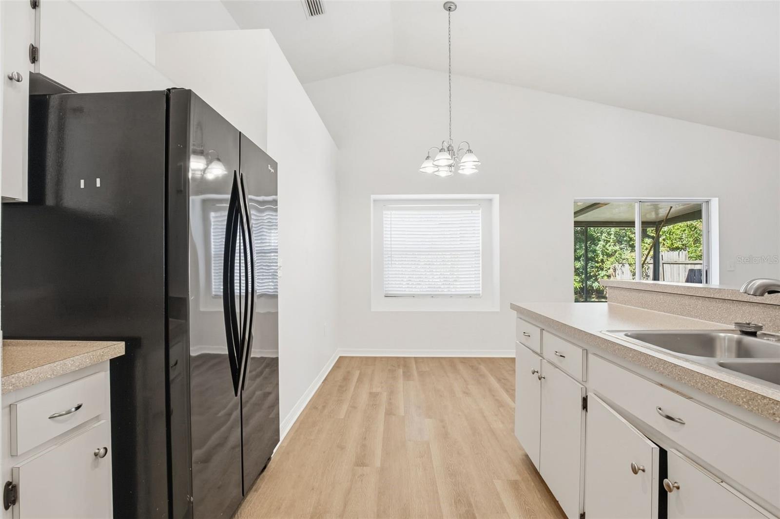 Image 14 of 35 For 10835 Peppersong Drive