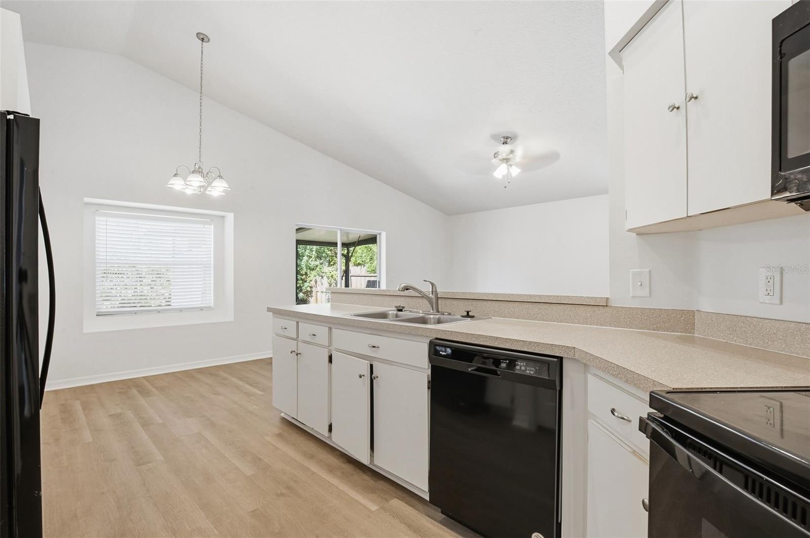 Image 15 of 35 For 10835 Peppersong Drive