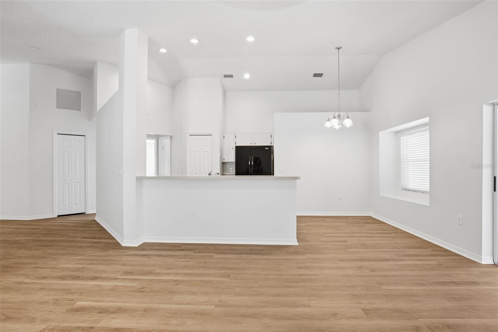 Image 16 of 35 For 10835 Peppersong Drive