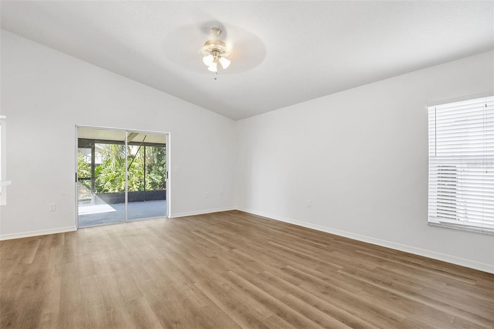 Image 18 of 35 For 10835 Peppersong Drive