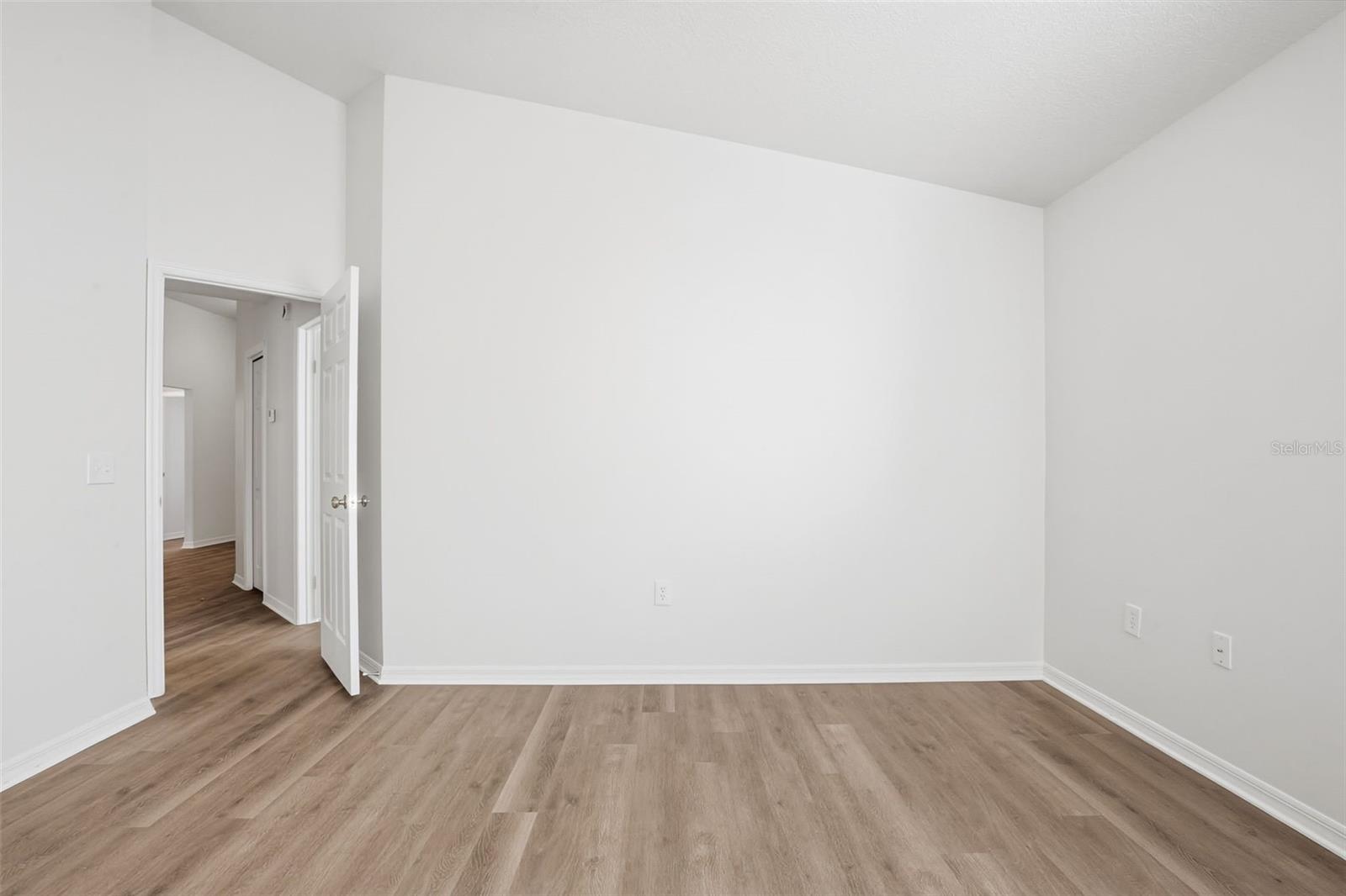 Image 23 of 35 For 10835 Peppersong Drive