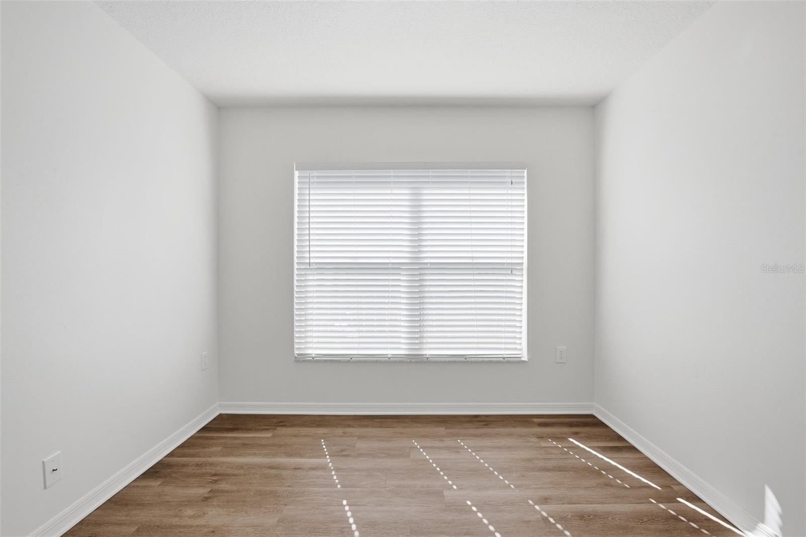 Image 24 of 35 For 10835 Peppersong Drive