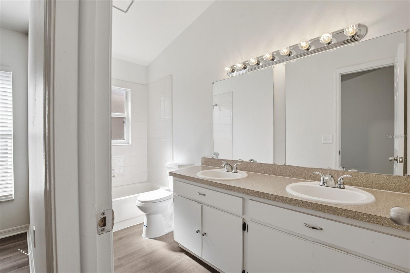 Image 30 of 35 For 10835 Peppersong Drive