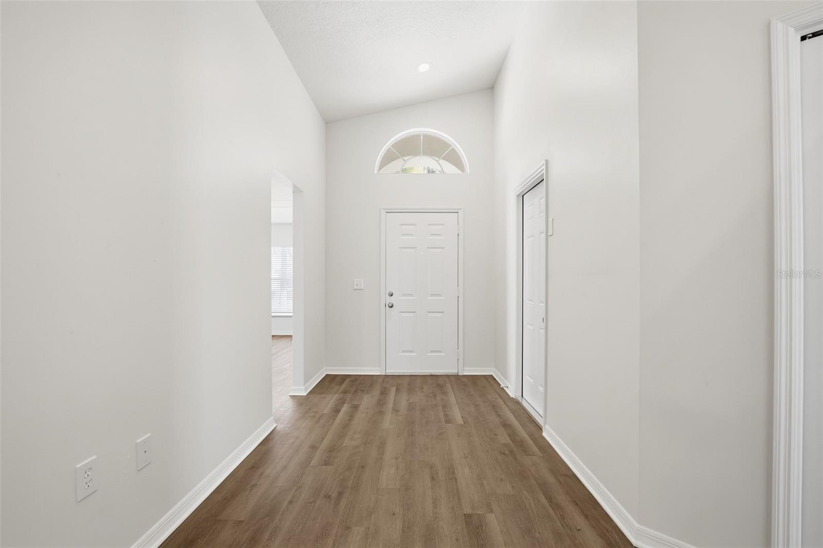 Image 8 of 35 For 10835 Peppersong Drive