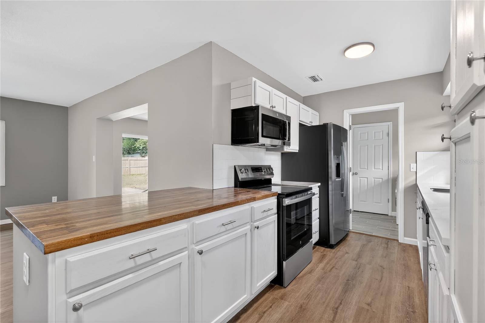 Image 8 of 34 For 3201 Joyann Street