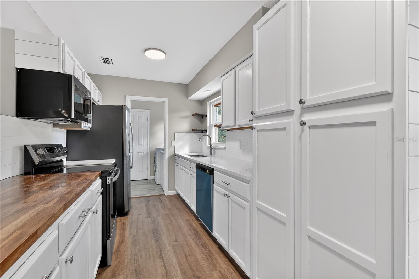 Image 9 of 34 For 3201 Joyann Street