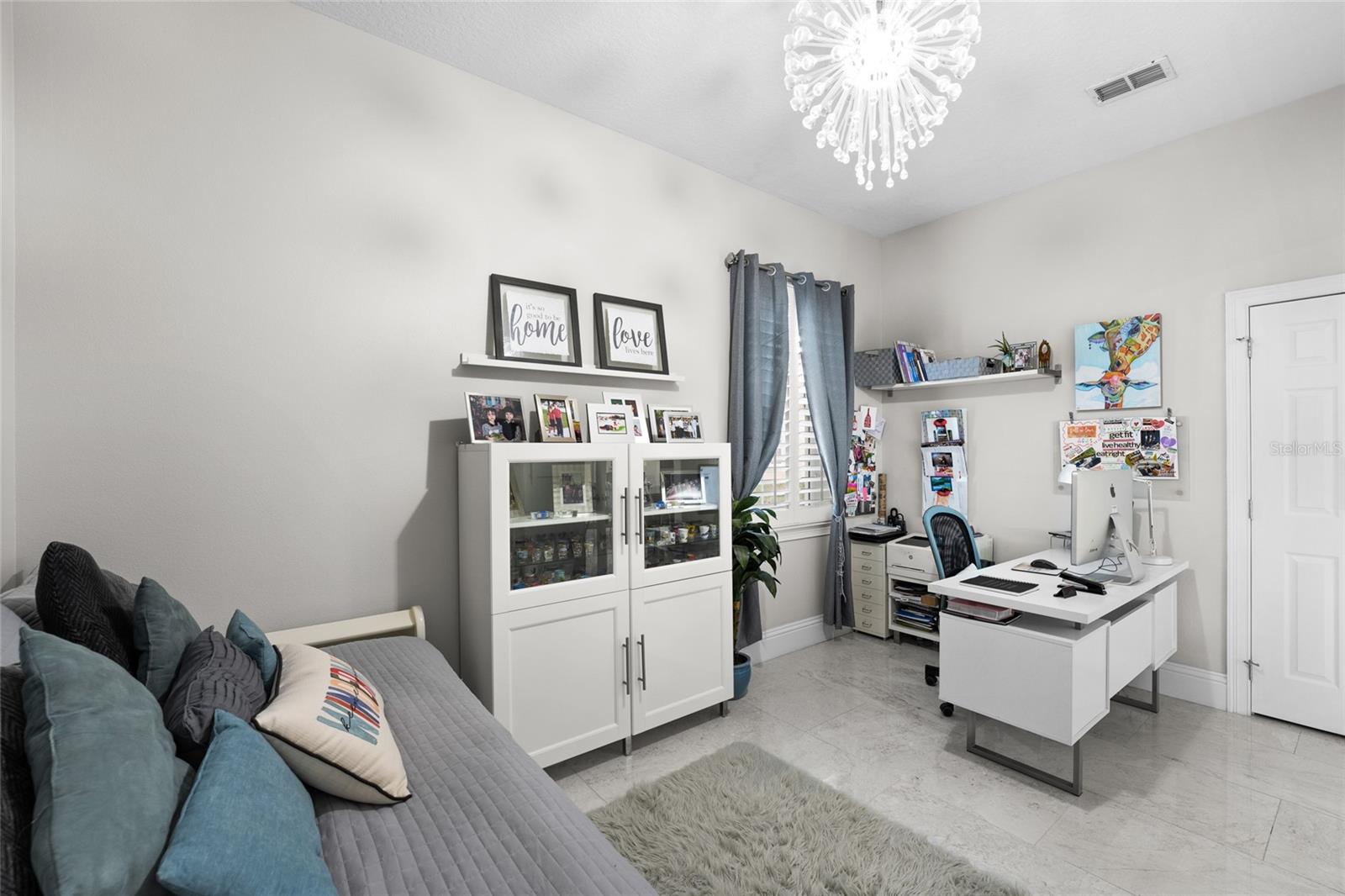 Image 17 of 44 For 6001 Caymus Loop