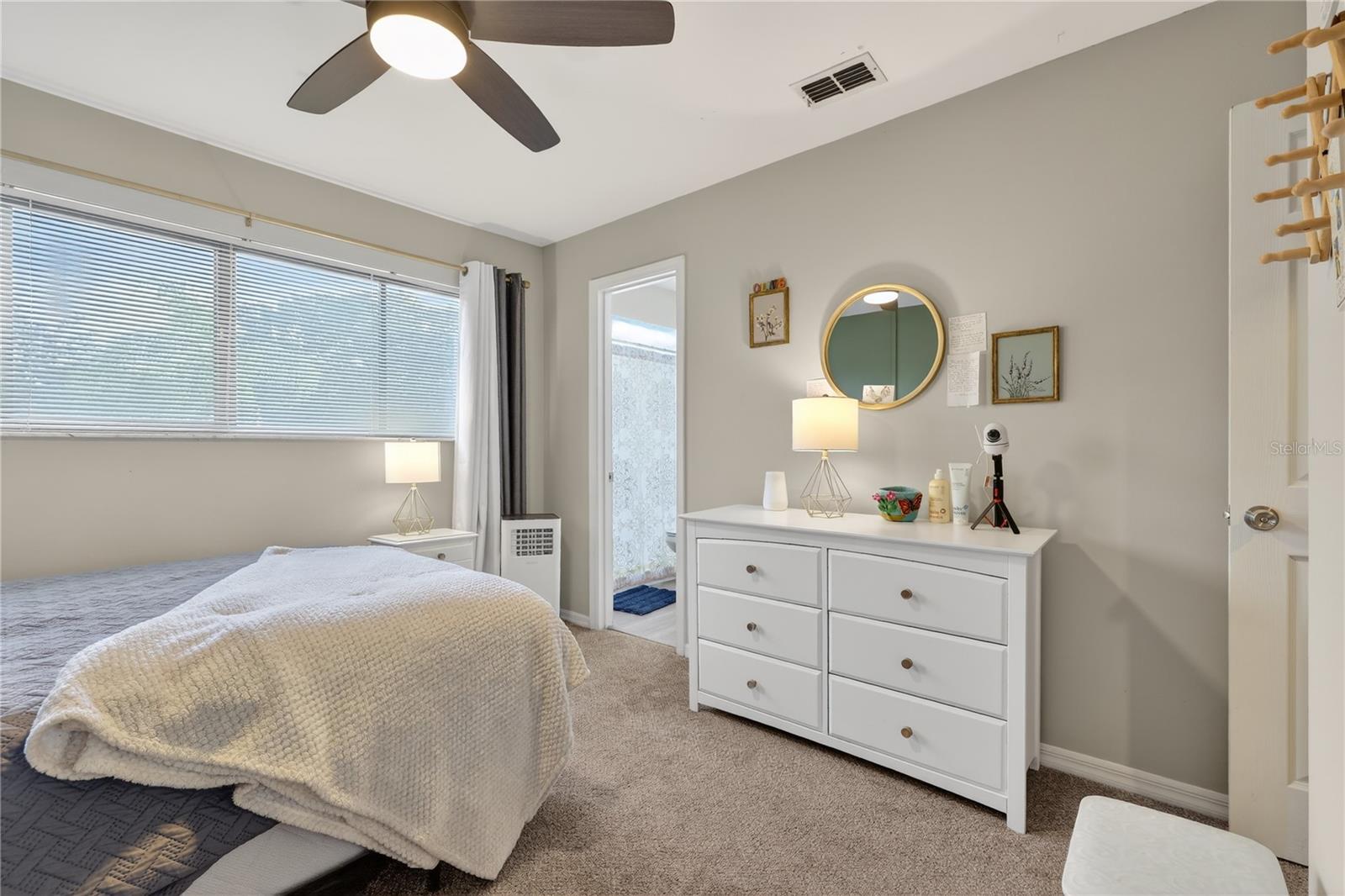 Image 24 of 30 For 4416 Dunwoody Place 9