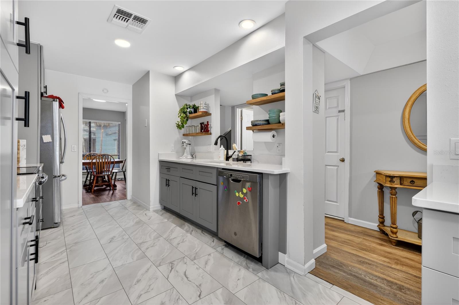 Image 5 of 30 For 4416 Dunwoody Place 9