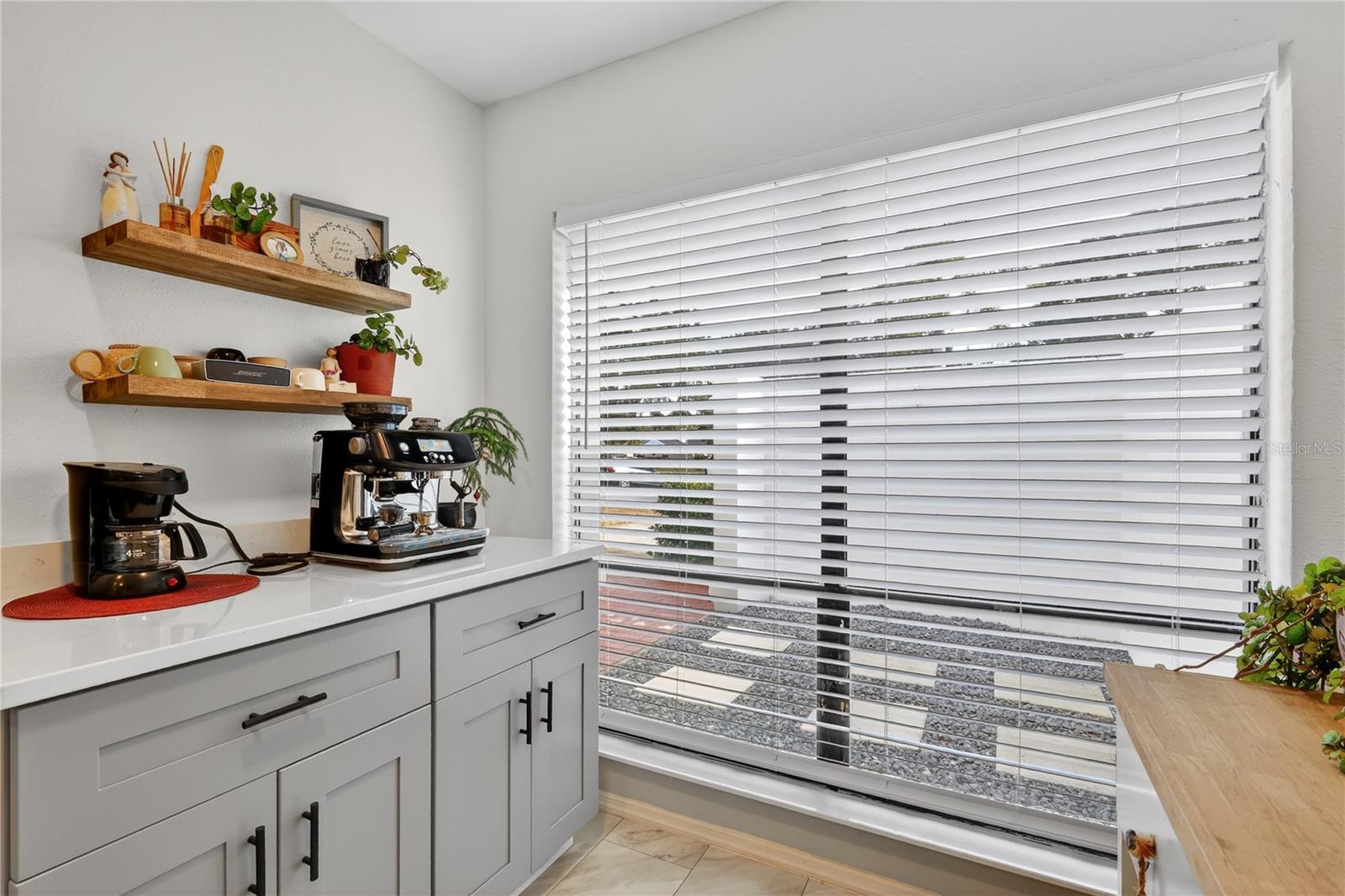 Image 7 of 30 For 4416 Dunwoody Place 9