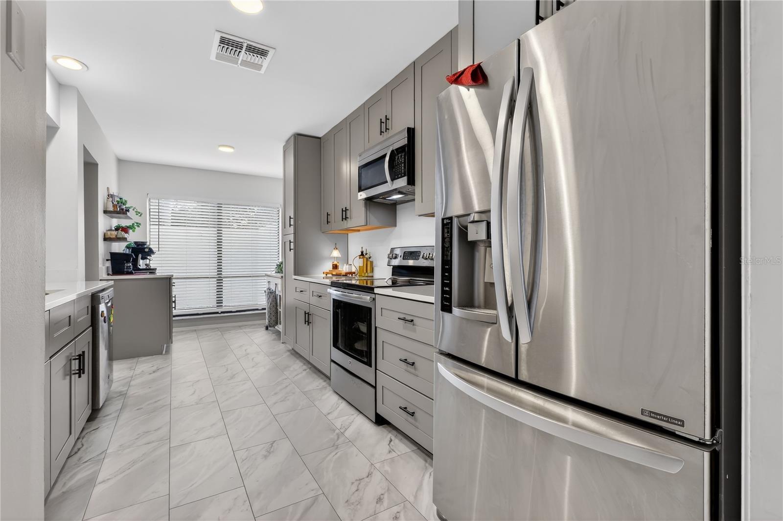 Image 8 of 30 For 4416 Dunwoody Place 9