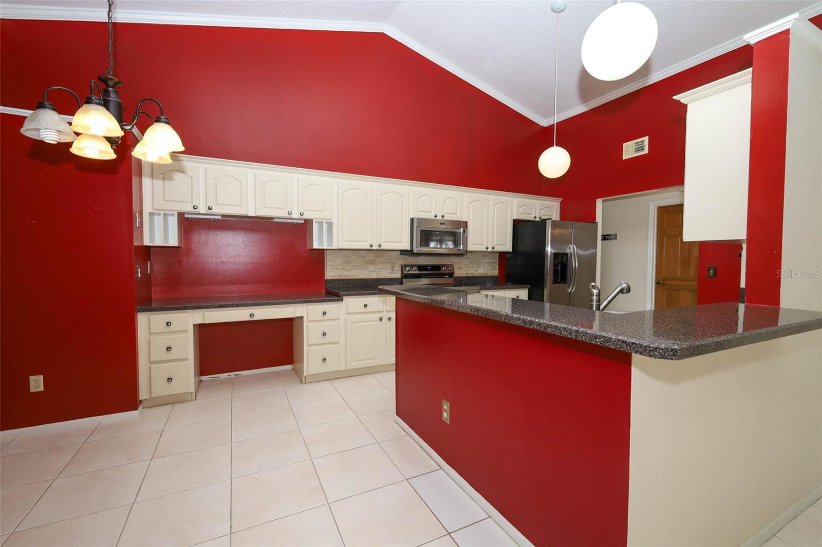 Image 10 of 48 For 7222 High Lake Drive