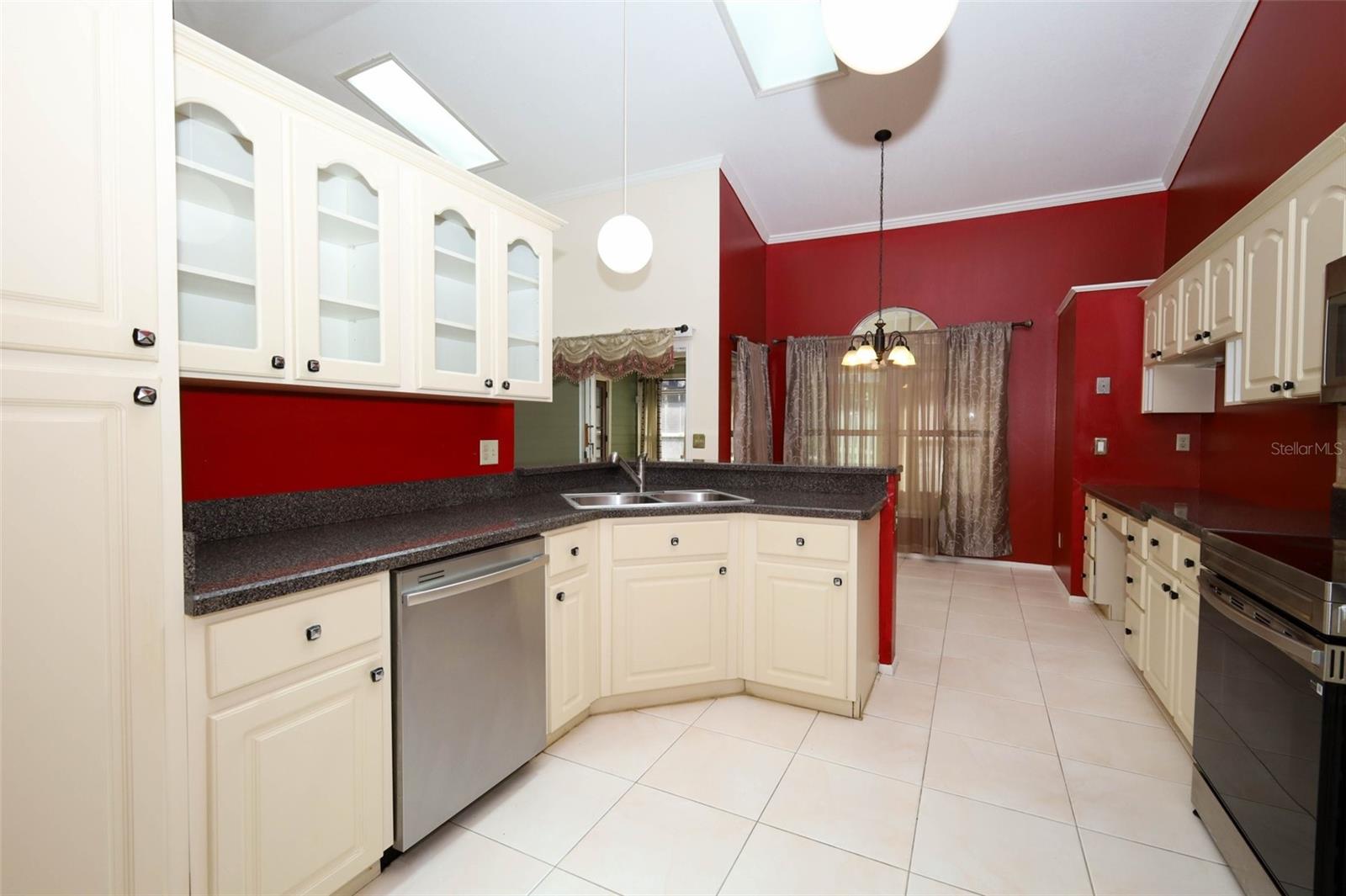 Image 13 of 48 For 7222 High Lake Drive