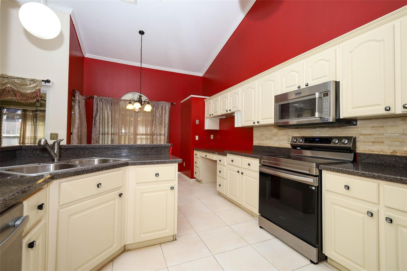 Image 14 of 48 For 7222 High Lake Drive