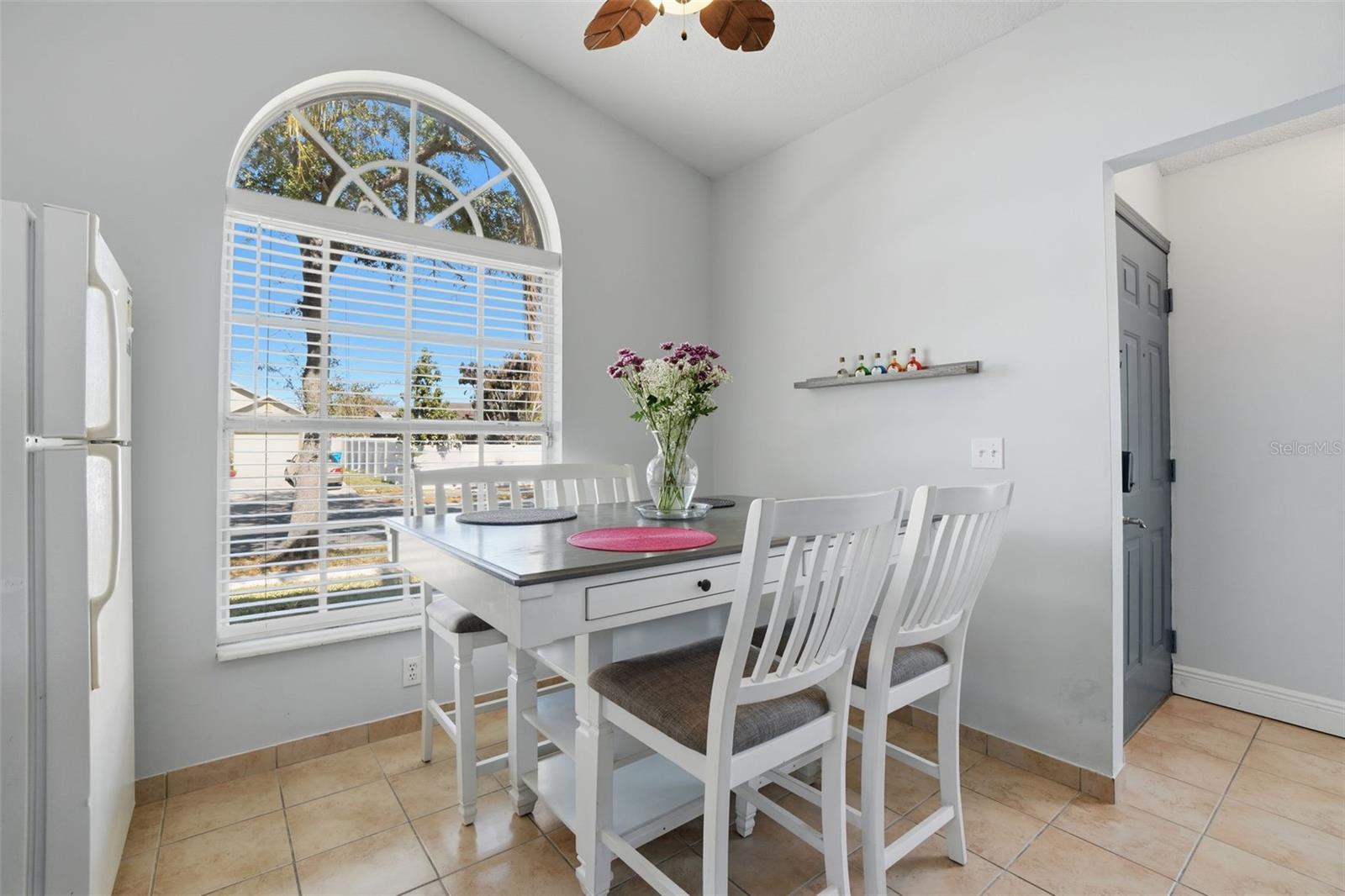 Image 11 of 30 For 9760 Violet Drive