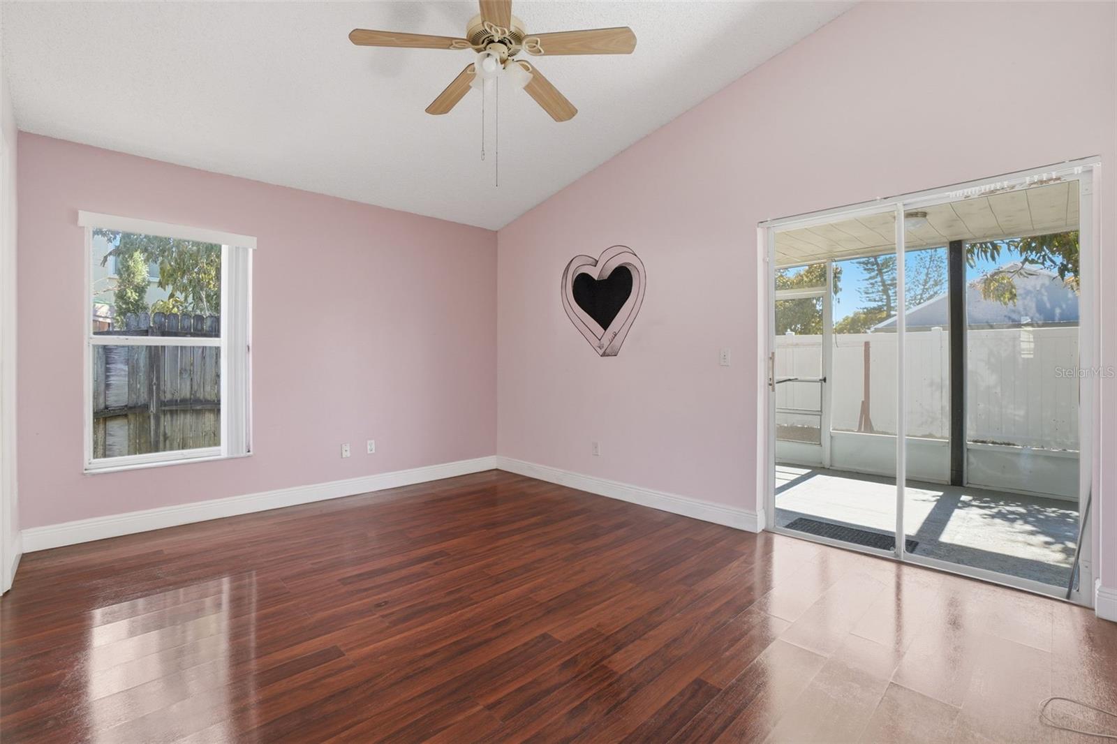 Image 19 of 30 For 9760 Violet Drive