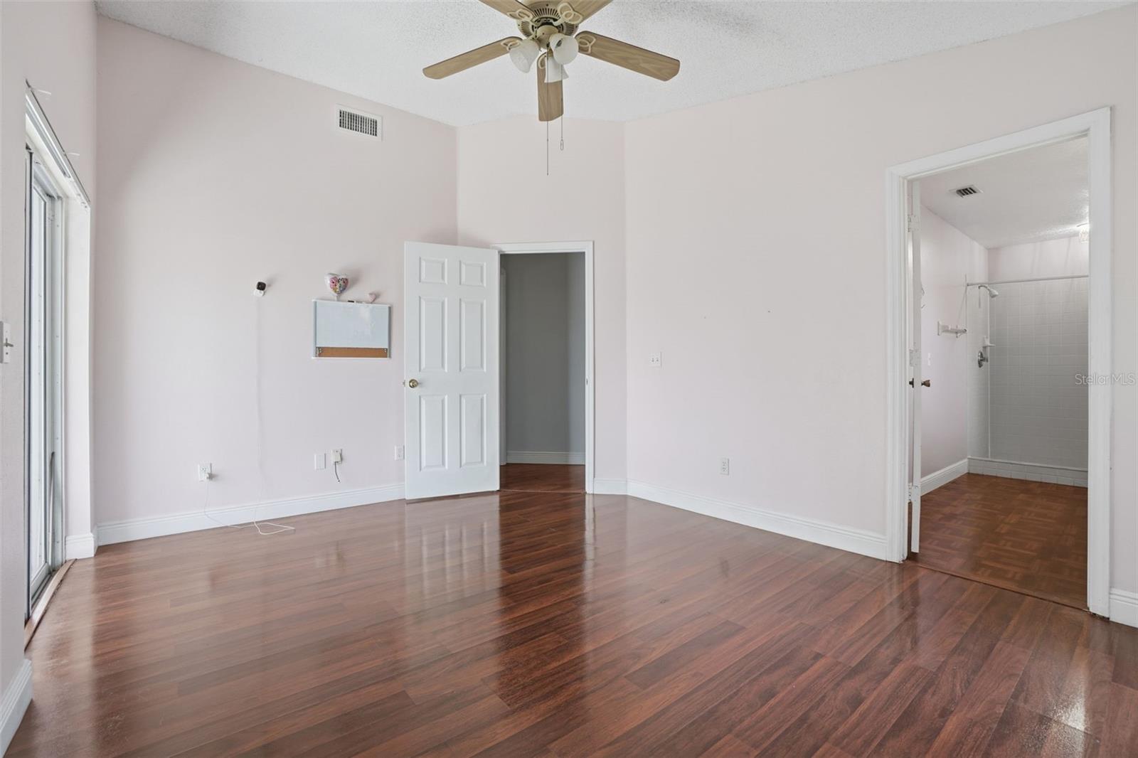 Image 20 of 30 For 9760 Violet Drive