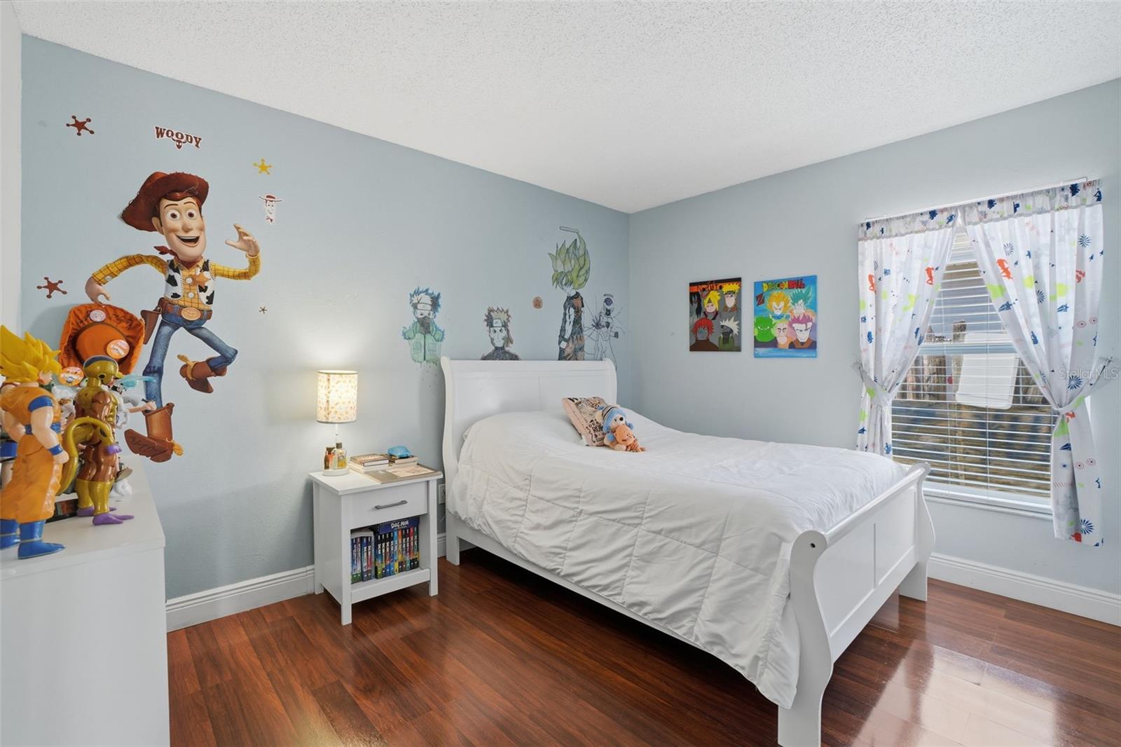 Image 22 of 30 For 9760 Violet Drive