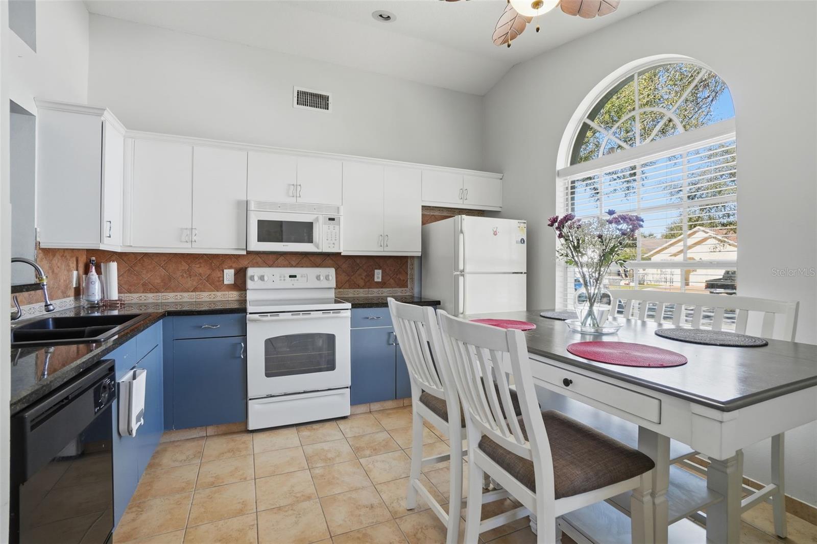 Image 8 of 30 For 9760 Violet Drive