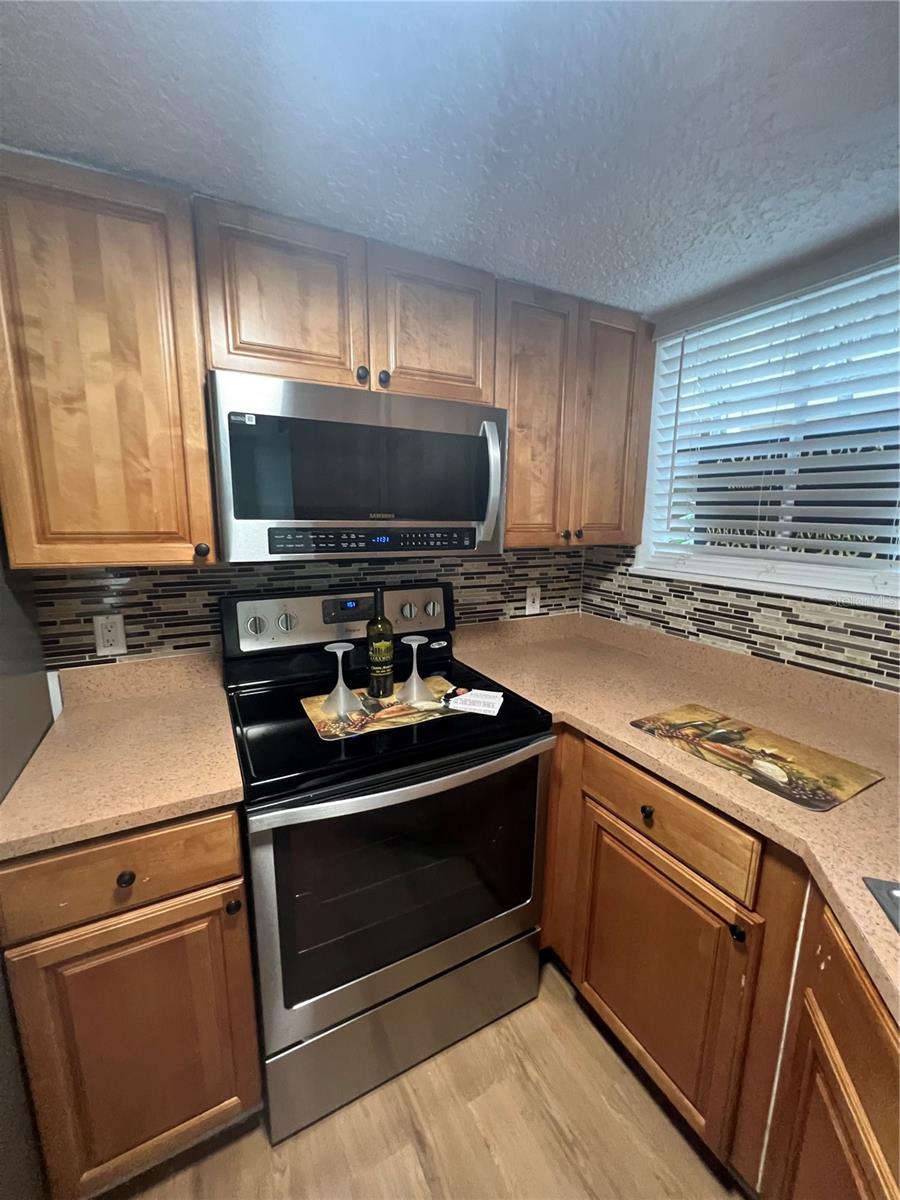 Image 11 of 25 For 1948 Lake Atriums Circle 127