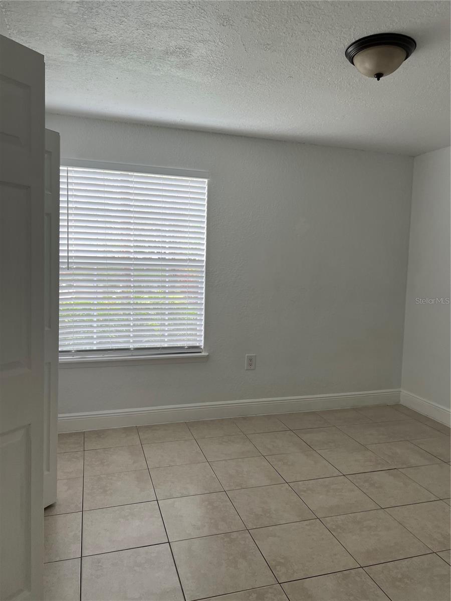 Image 16 of 25 For 1948 Lake Atriums Circle 127